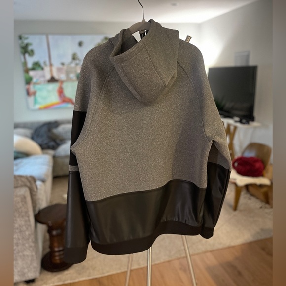 Mens DKNY pullover hoodie - Picture 4 of 5